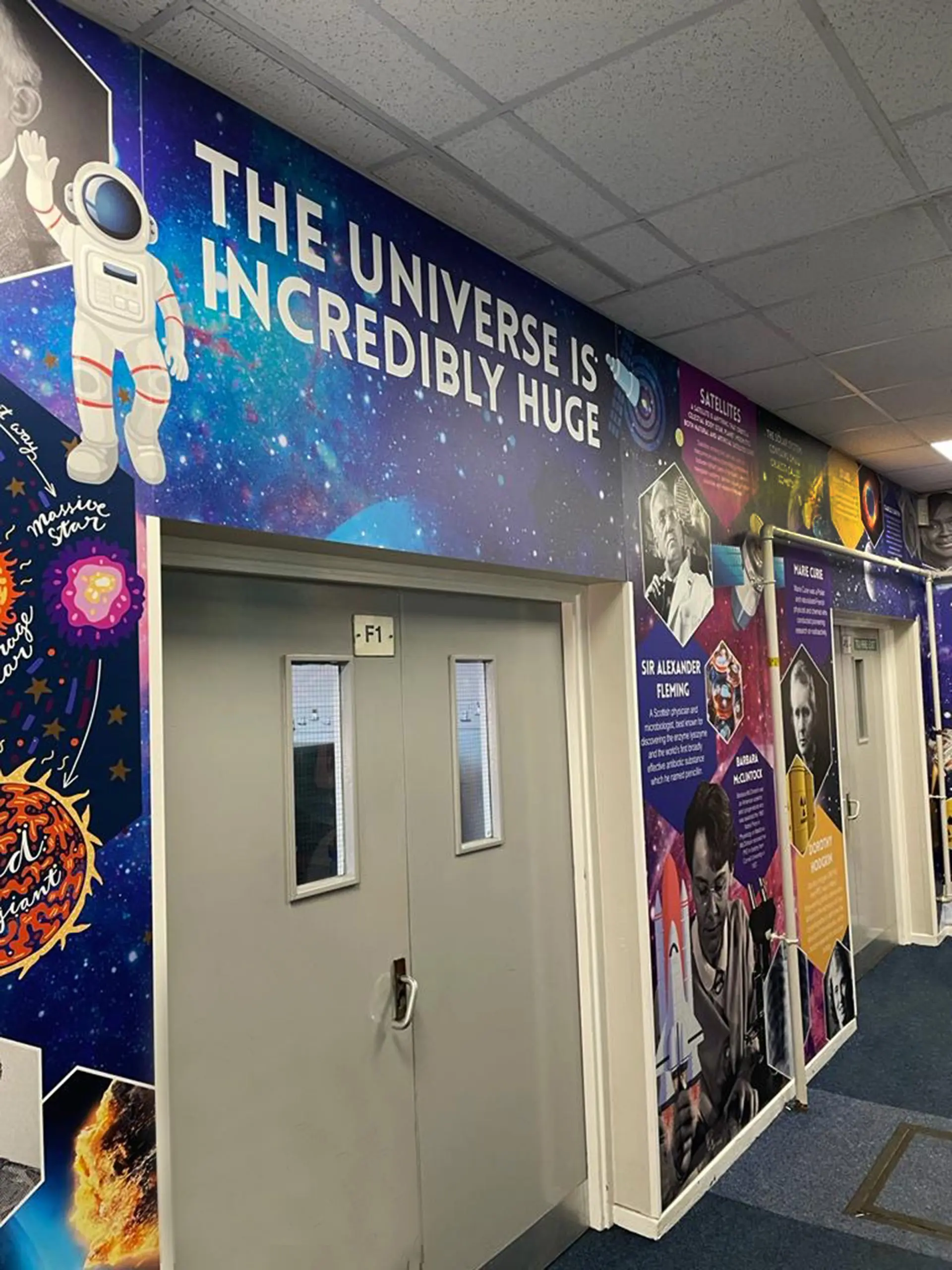 streetly-universe-school-walls-creative-corridors